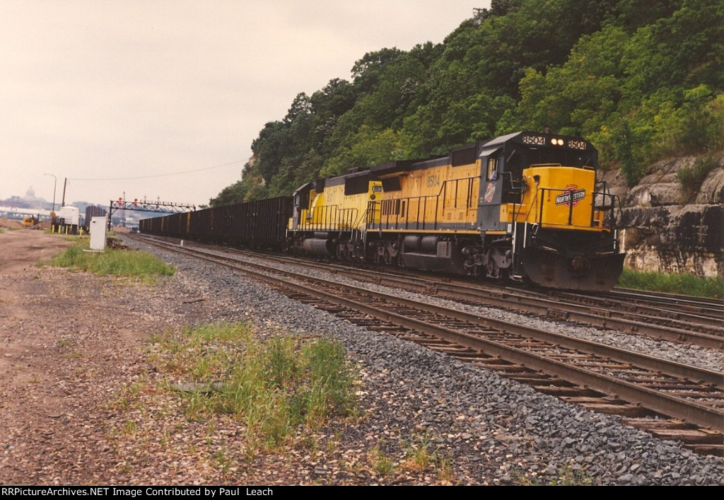 Coal empties ease east